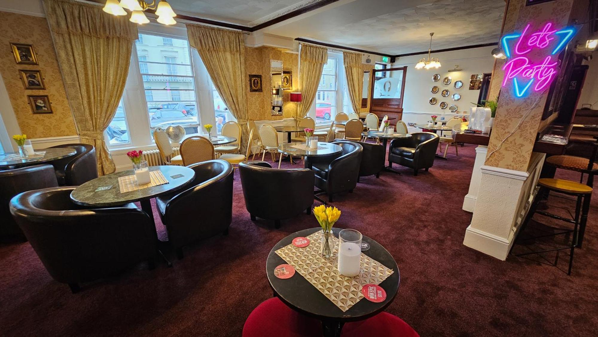 Nelson Hotel